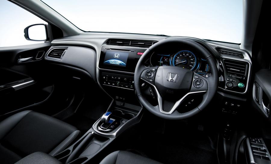  Honda Grace Hybrid 2014 года  (фото 12 из 24)
